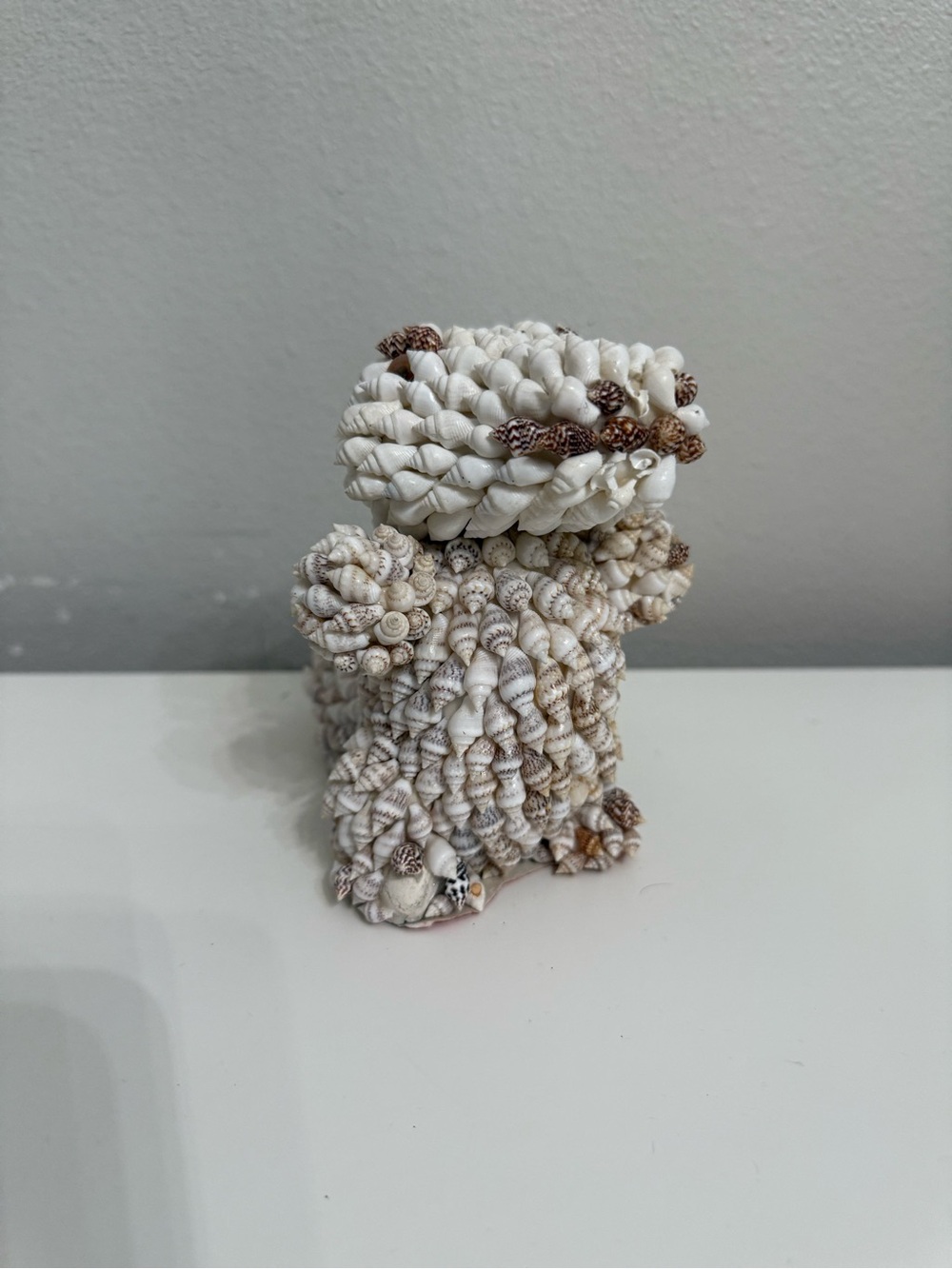 Vintage Seashell alligator Figurine Handmade Shell Art Coastal Beach Decor 5Inch